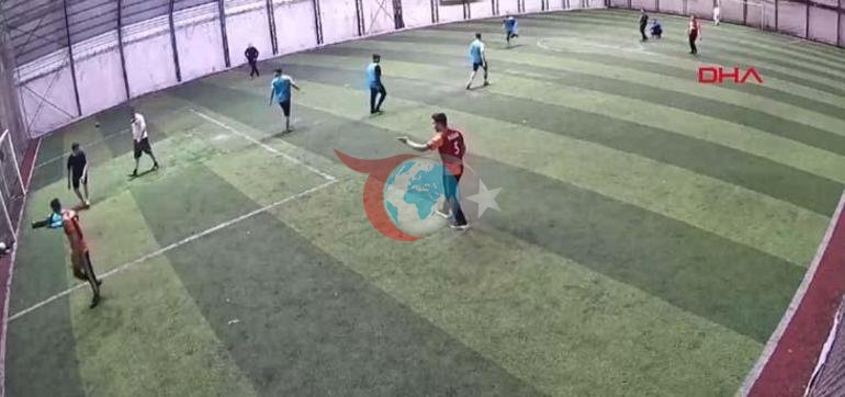 Halฤฑ saha maรงฤฑnda feci olay Gรถฤsรผne top isabet edince kalbi durdu