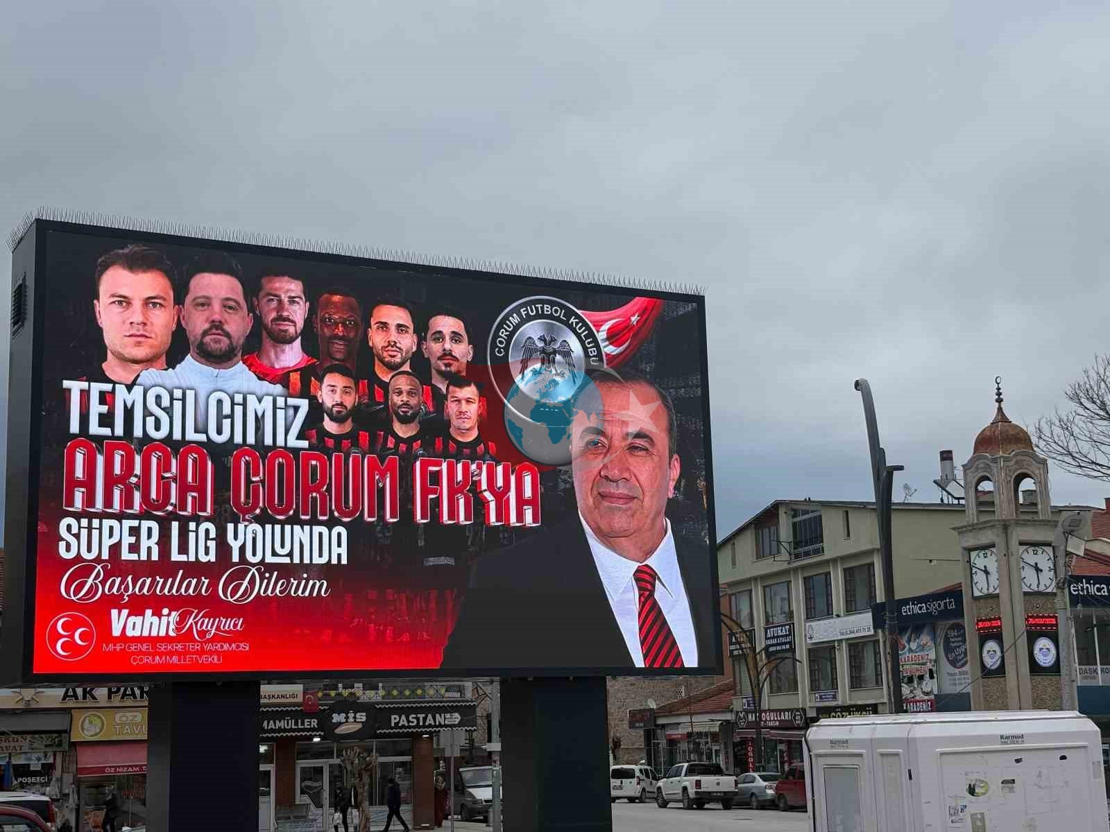 Alacaโdan รorum FKโye Sรผper Lig yolunda billboardlu destek