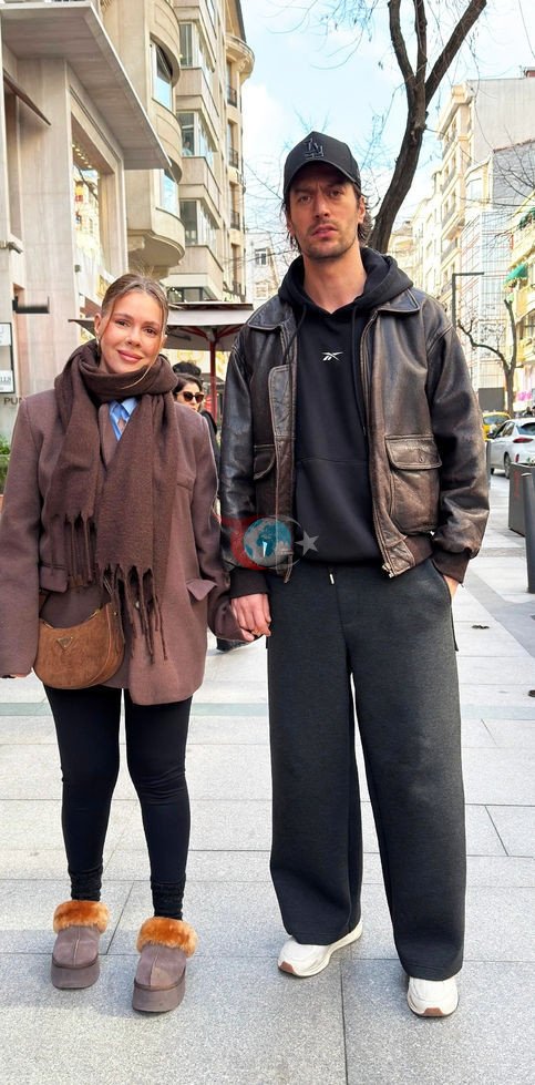 Mutlulukları parmak ısırtan çift, bebeklerinin cinsiyetini açıkladı