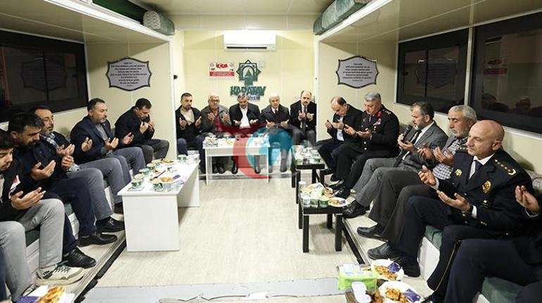 Bakan Çiftçi, şehit Uzman Çavuş Akarselin ailesini ziyaret etti