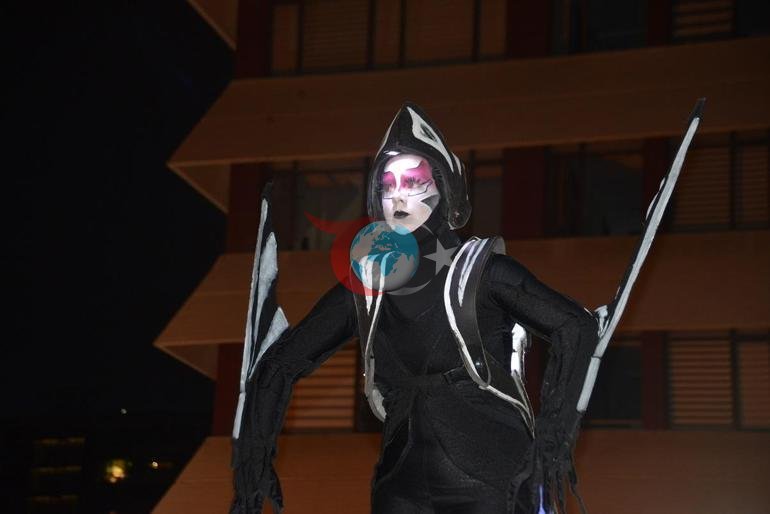 25’inci Uluslararası Adana Tiyatro Festivali, renkli kortejle ‘Perde’ dedi