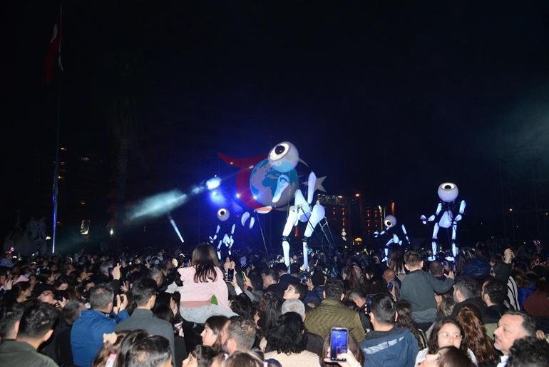 25’inci Uluslararası Adana Tiyatro Festivali, renkli kortejle ‘Perde’ dedi