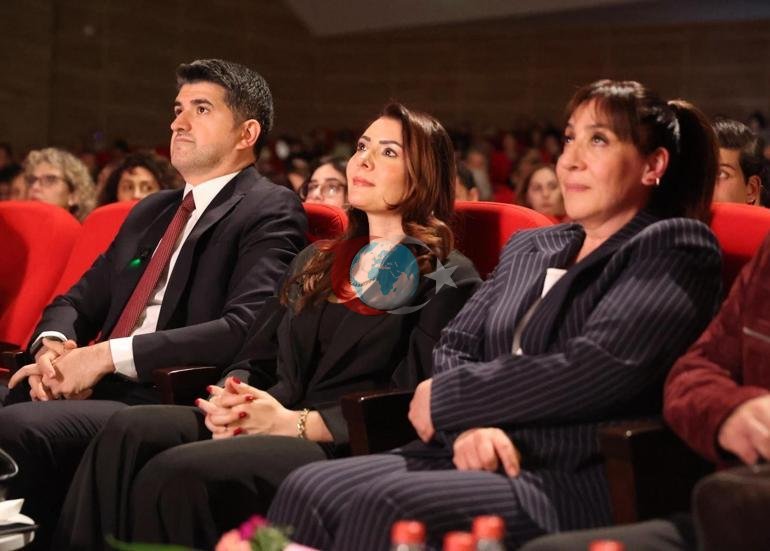 Dünya Tiyatro Günü’nde İsmail Dümbüllü geleneği Ataşehir’de yaşatıldı