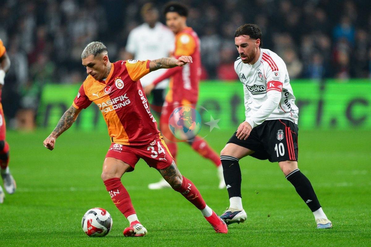 Beşiktaş-Galatasaray derbisinde Lucas Torreira ve Orkun Kökçü'nün mücadelesi
