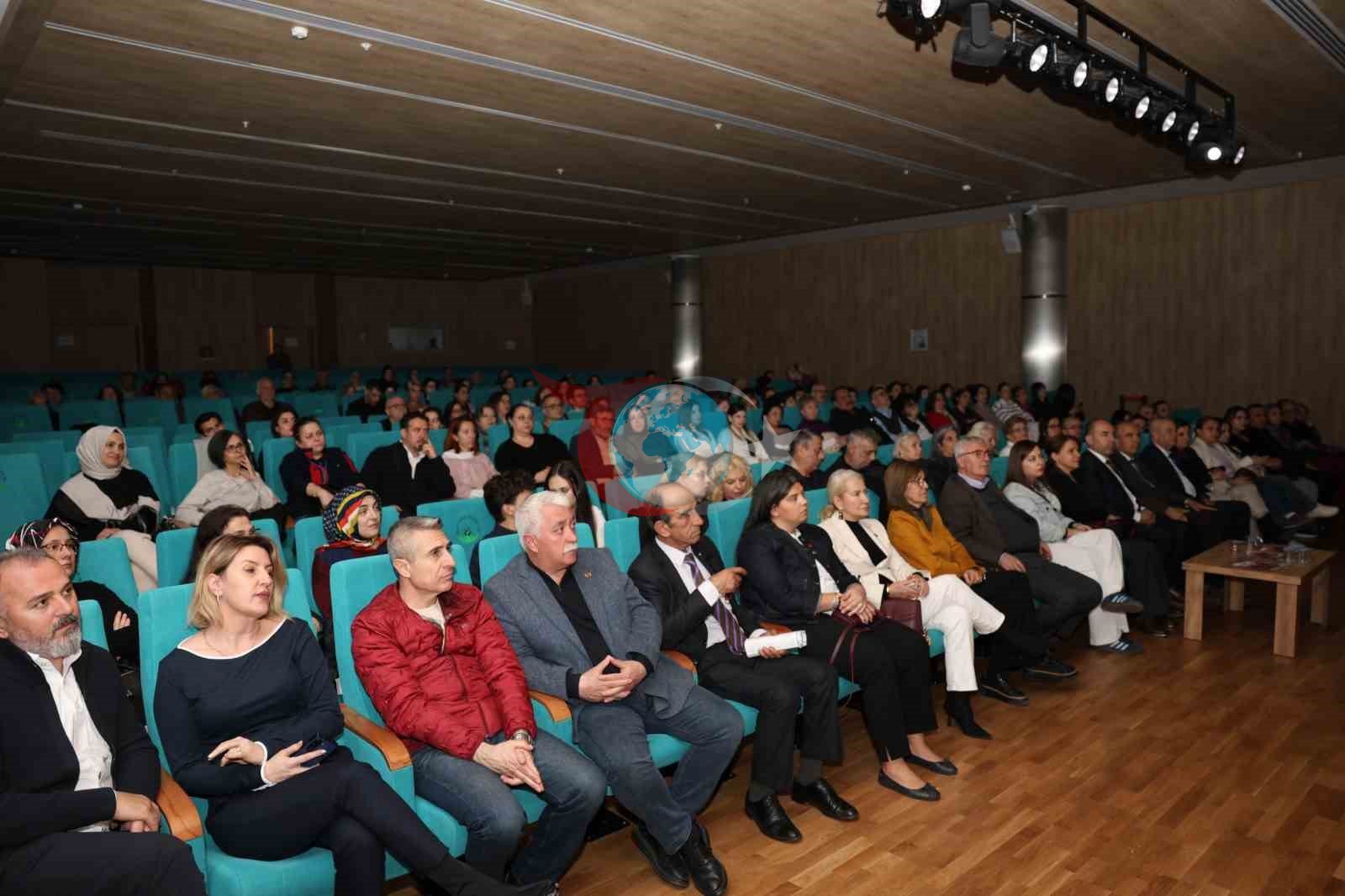 Osmangazi&rsquo;de Dünya Tiyatro Günü, Orhan Kemal&rsquo;in hayatıyla taçlandı