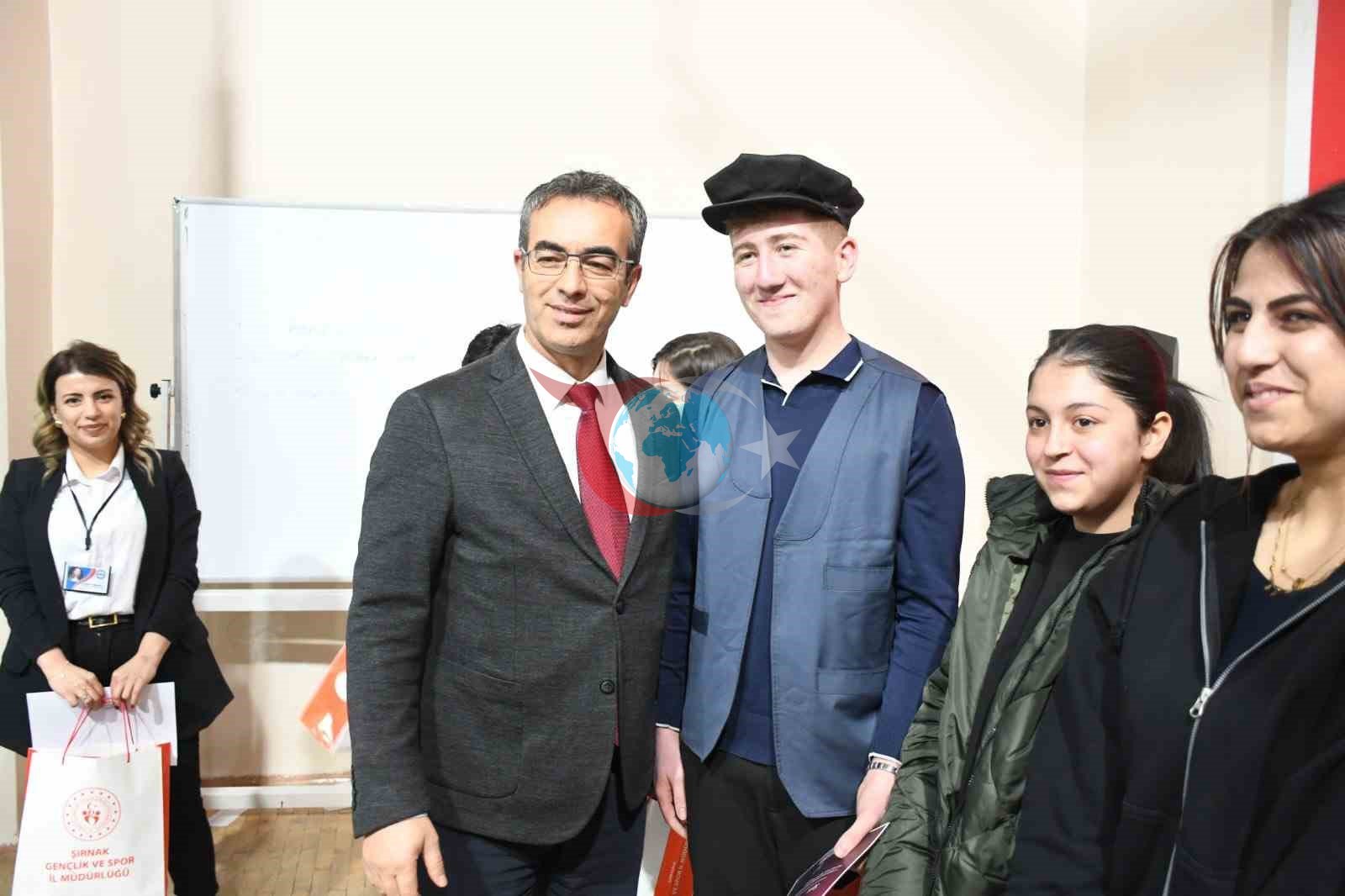 Şırnak’ta genç yetenekler tiyatro il finalinde sahne aldı