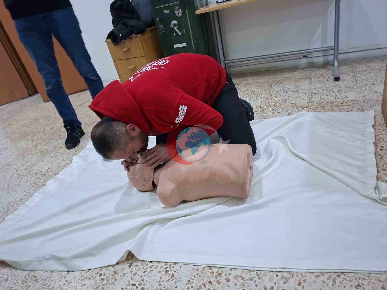 Gördes’te STK’lara yönelik ‘hayat kurtaran’ eğitimler başladı