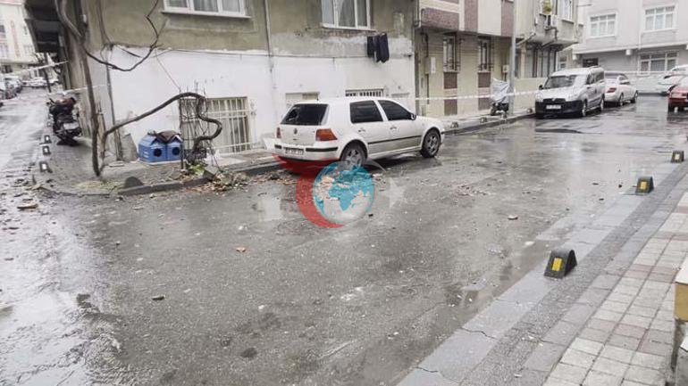 Bağcılarda 4 katlı apartmanın çatısı çöktü Bina boşaltıldı