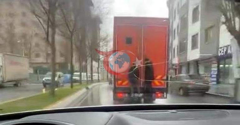 İstanbul trafiğinde patenle tehlikeli yolculuk Ölümü böyle hiçe saydılar