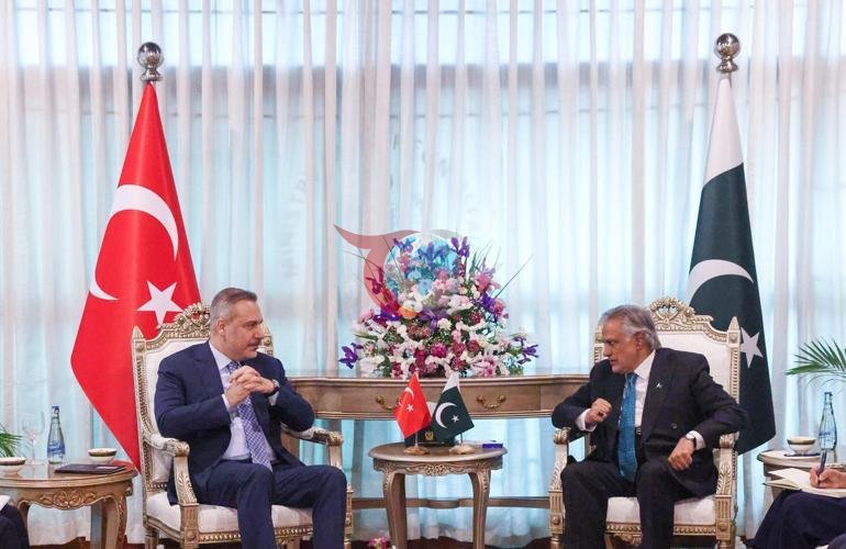 Dışişleri Bakanı Fidan, Pakistan Dışişleri Bakanı Dar ile bir araya geldi