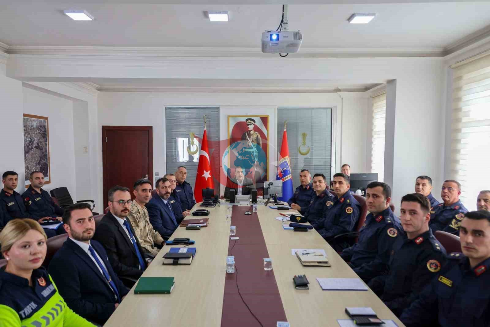 Vali Sözer Bilecik İl Jandarma Komutanlığı’nda bilgi aldı