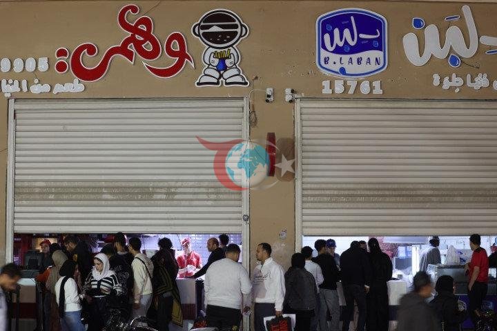 Mısır'da, İsrail ve ABD'nin İran'a yönelik saldırılarının sürmesiyle küresel petrol fiyatlarında yaşanan artışın etkileriyle mücadele amacıyla enerji tüketimini azaltmaya yönelik bir dizi hükümet önlemi uygulanmaya başlandı.