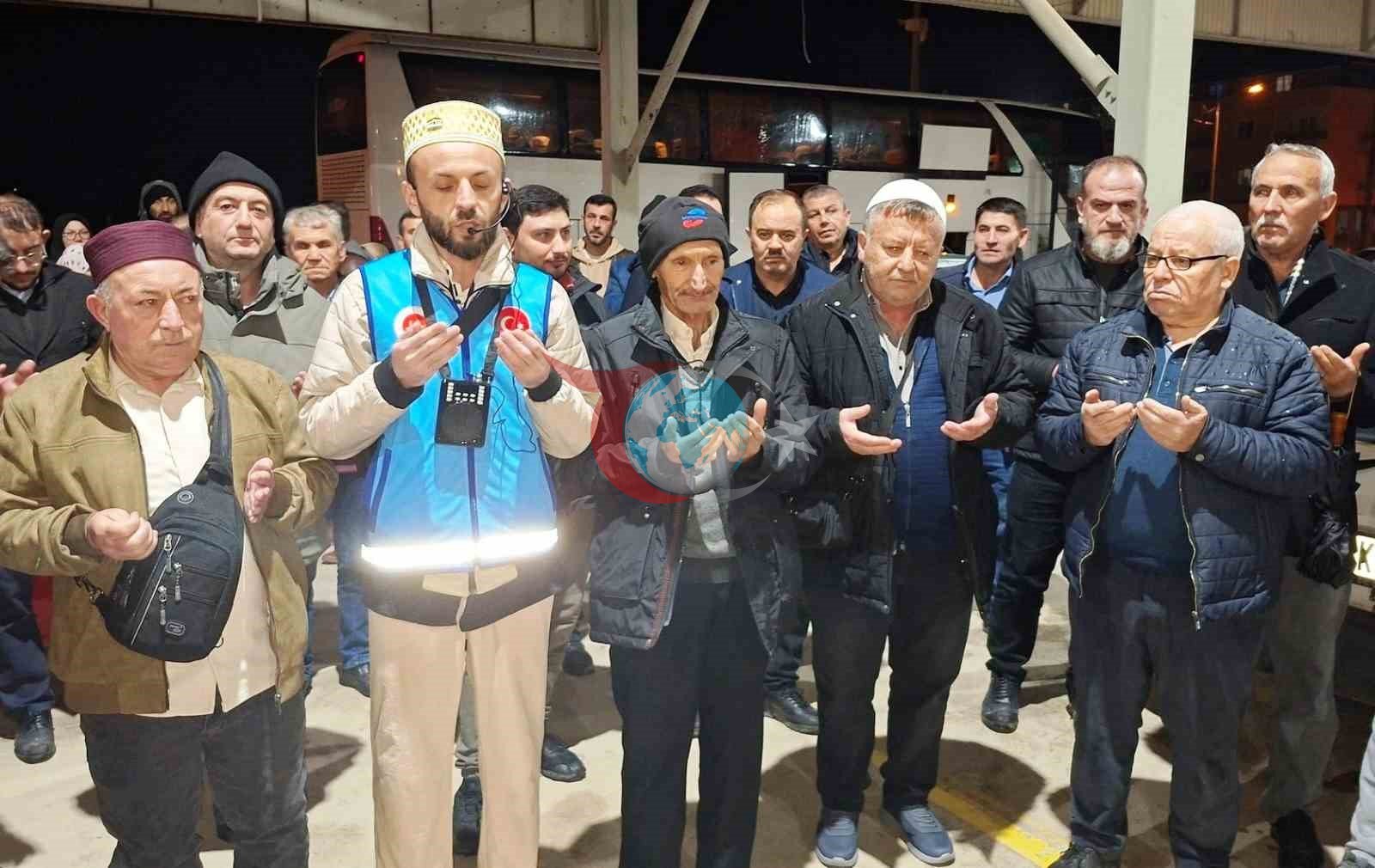 Emet ve Hisarcık&rsquo;tan 29 umreci dualarla kutsal topraklara uğurlandı