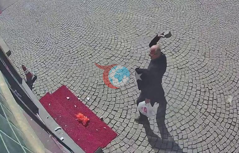 Erzurum’da bir eczacıdan kundaklama girişimi Eczanenin camını kırıp yağ döktü: O anlar kamerada