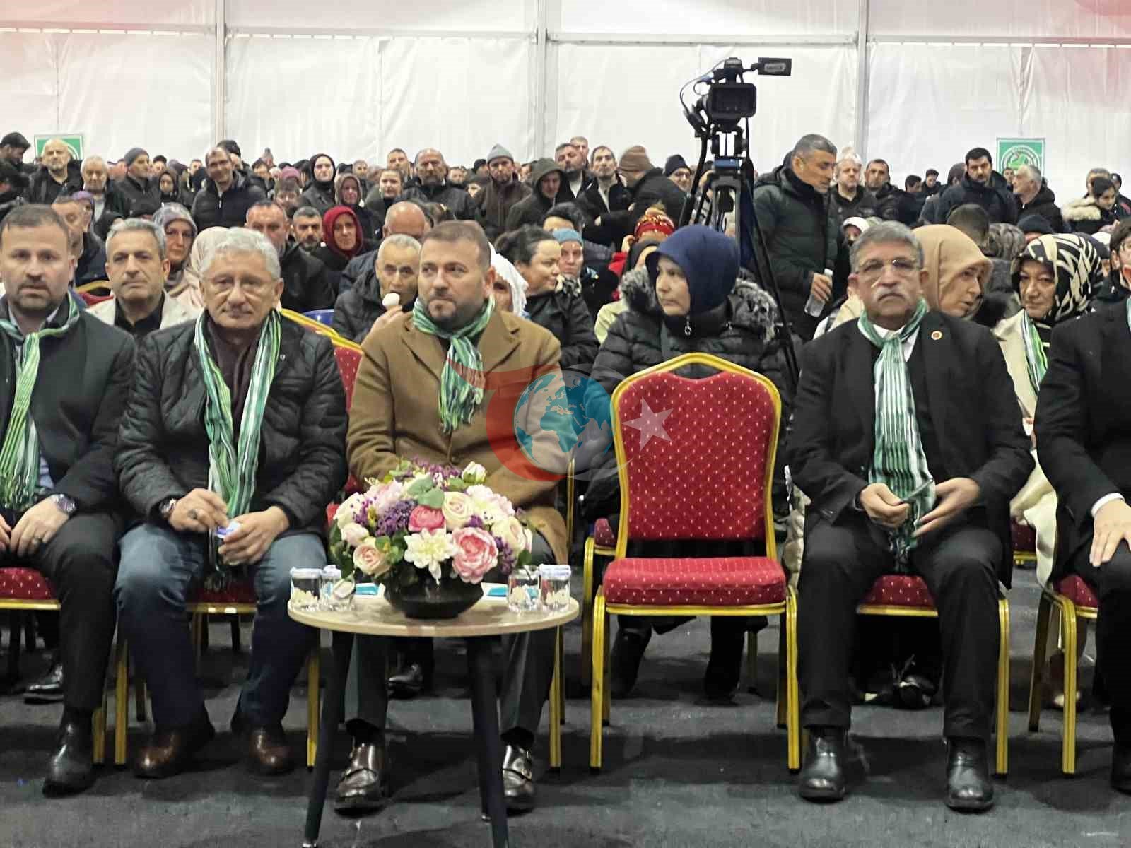 Arnavutköy&rsquo;de hamsi ve horon coşkusu