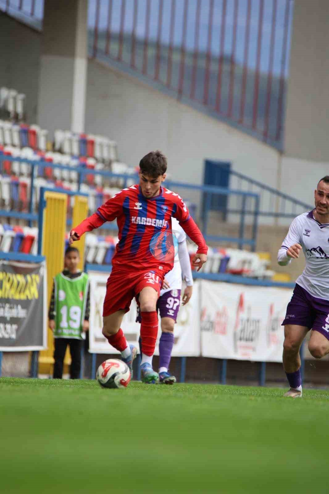 TFF 3. Lig: Karabük İdman Yurdu: 3 - Artvin Hopaspor: 1