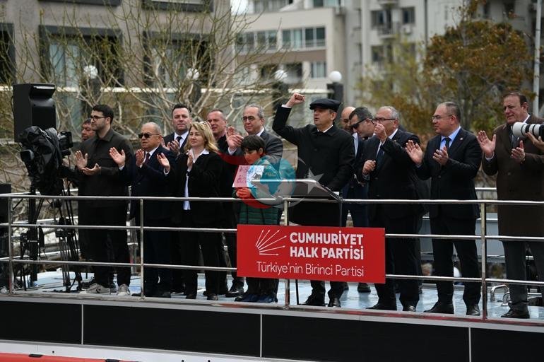 รzgรผr รzel: Ne รmerโi ne Ekremโi veririz