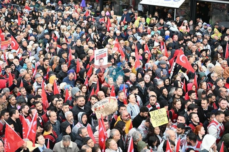 รzgรผr รzel: Ne รmerโi ne Ekremโi veririz