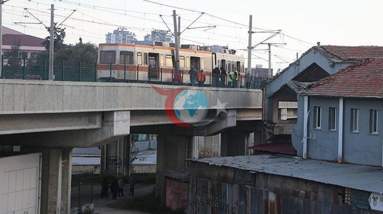 Adanada korku dolu anlar Hafif raylı sistemin vagonu raydan çıktı
