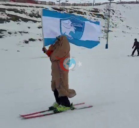 Palandöken&rsquo;in zirvesinden ehram ve Erzurumspor bayrağı ile kaydı