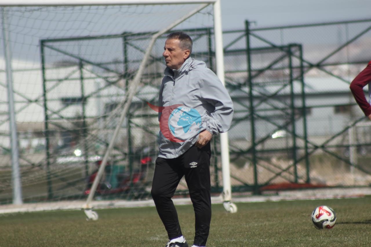 Niğde Belediyespor, Adnan Şentürk ile Yollarını Ayırdı