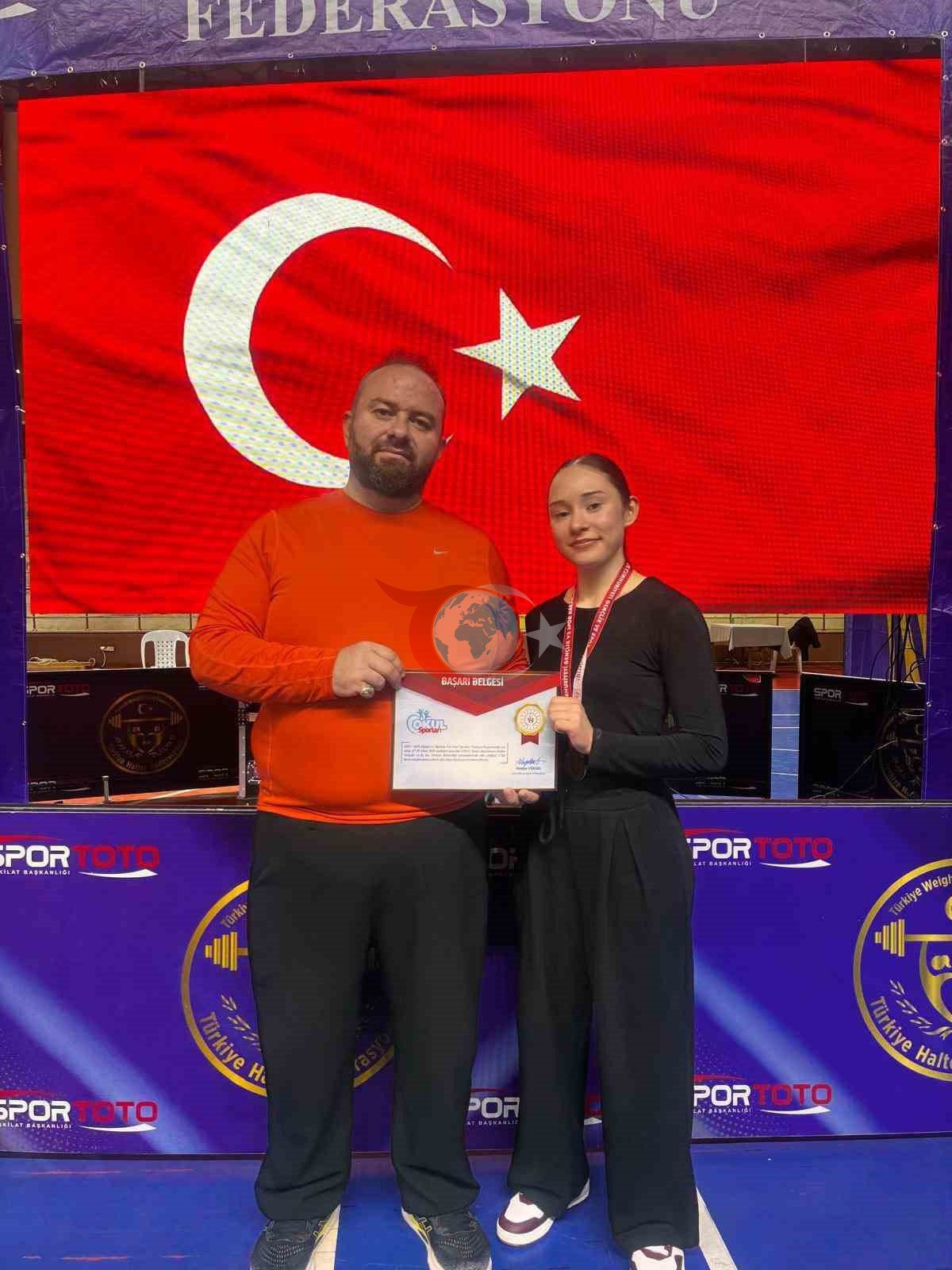 Bilecikli Beyzanur Öztürk Türkiye İkincisi Oldu