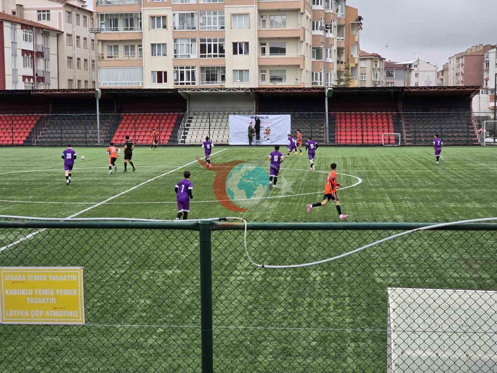 Okul sporları futbol gençler grup yarışmaları 288 sporcunun katılımıyla Yozgat’ta başladı