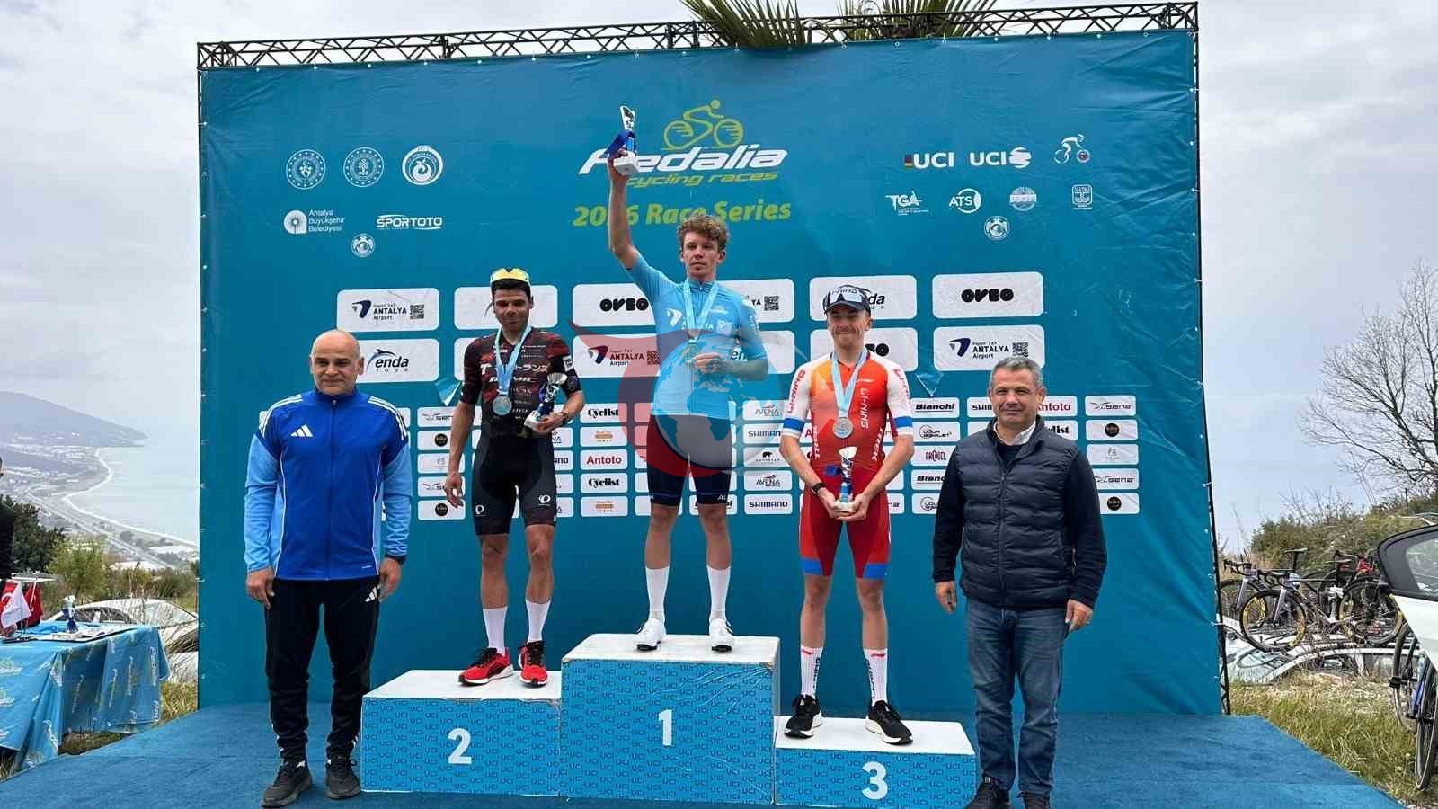 Muğla'nın Başarılı Bisiklet Ekibi Alanya'da Zirvede