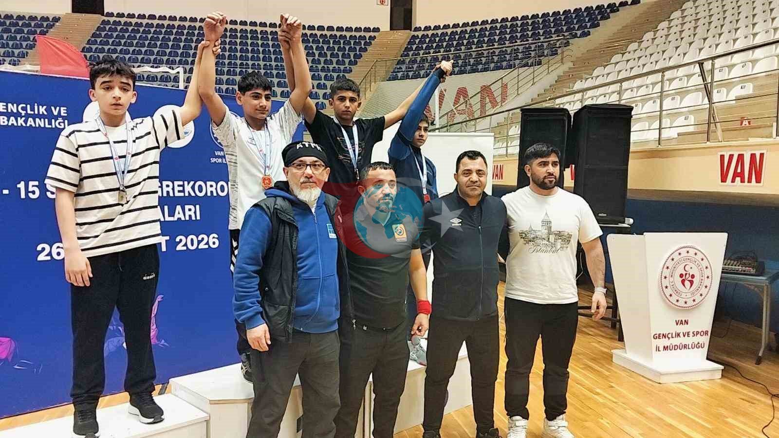 Erzincanlı Güreşçiler, Van'daki Şampiyonadan Madalyalarla Döndü