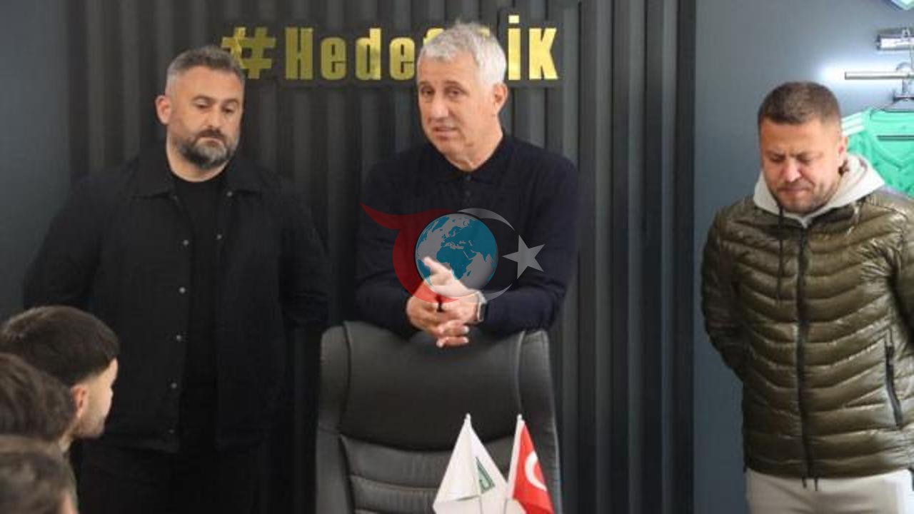 Görevinden Ayrılan Başarılı Teknik Direktör Duygusal Anlarla Veda Etti