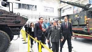 Bayraktaroğlu’ndan ASELSAN’a ziyaret