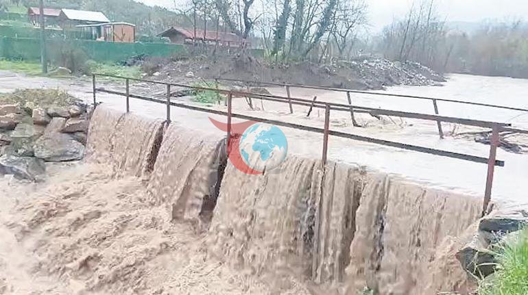 Batıda yağış 3 gün daha sürecek, doğu karlı Sağanak ve fırtına nefes aldırmadı