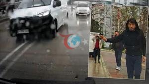 Minibüsten inip yol vermeyen sürücüye saldırdılar