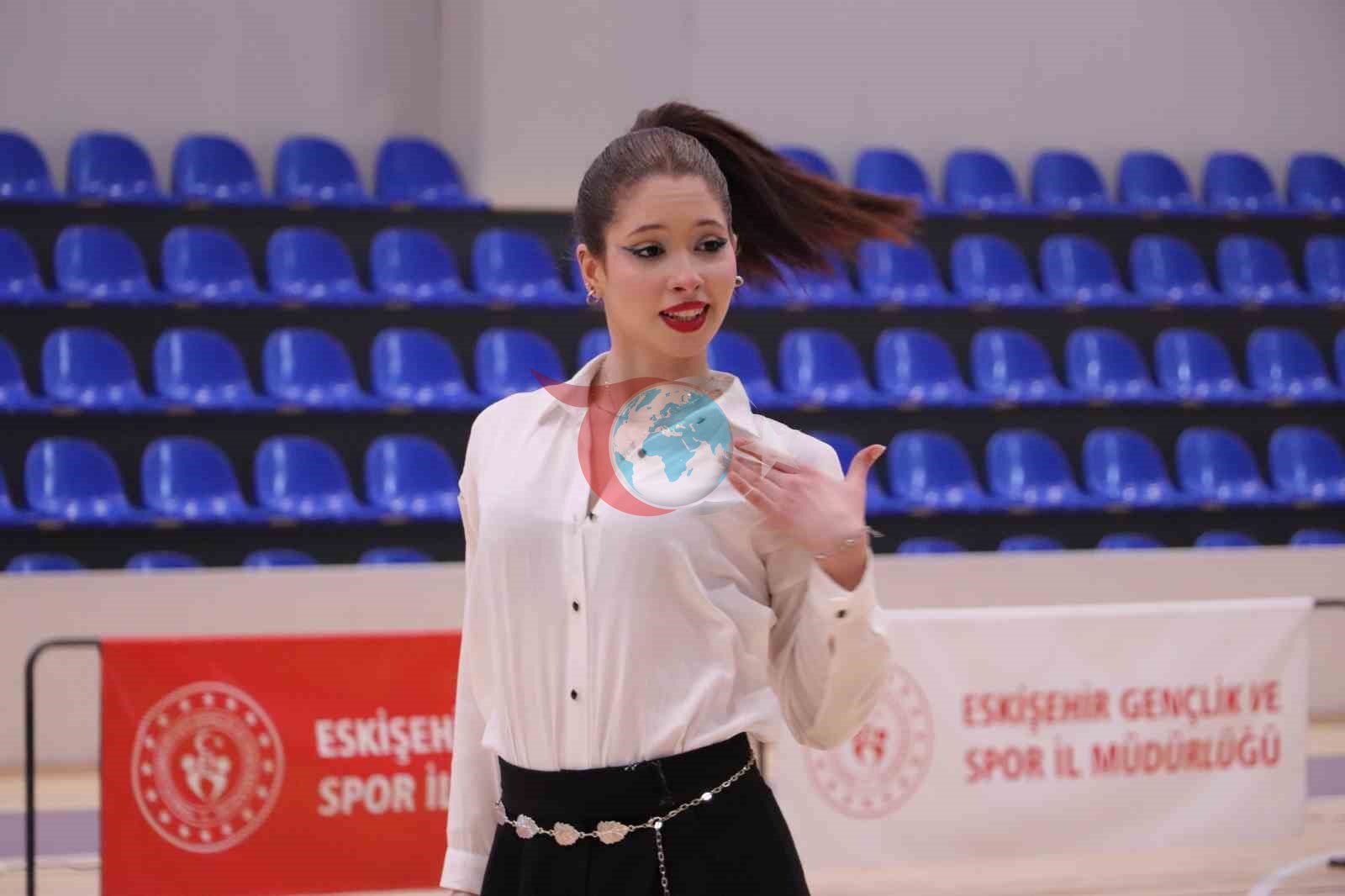 Eskişehir’de pistin tozunu attırdılar: 300 sporcu şampiyonluk için ter döktü