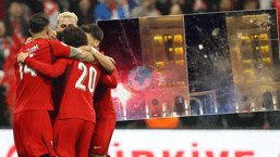 Kosova'da A Milli Takım'ın kaldığı otele gece vakti havai fişekli saldırı!