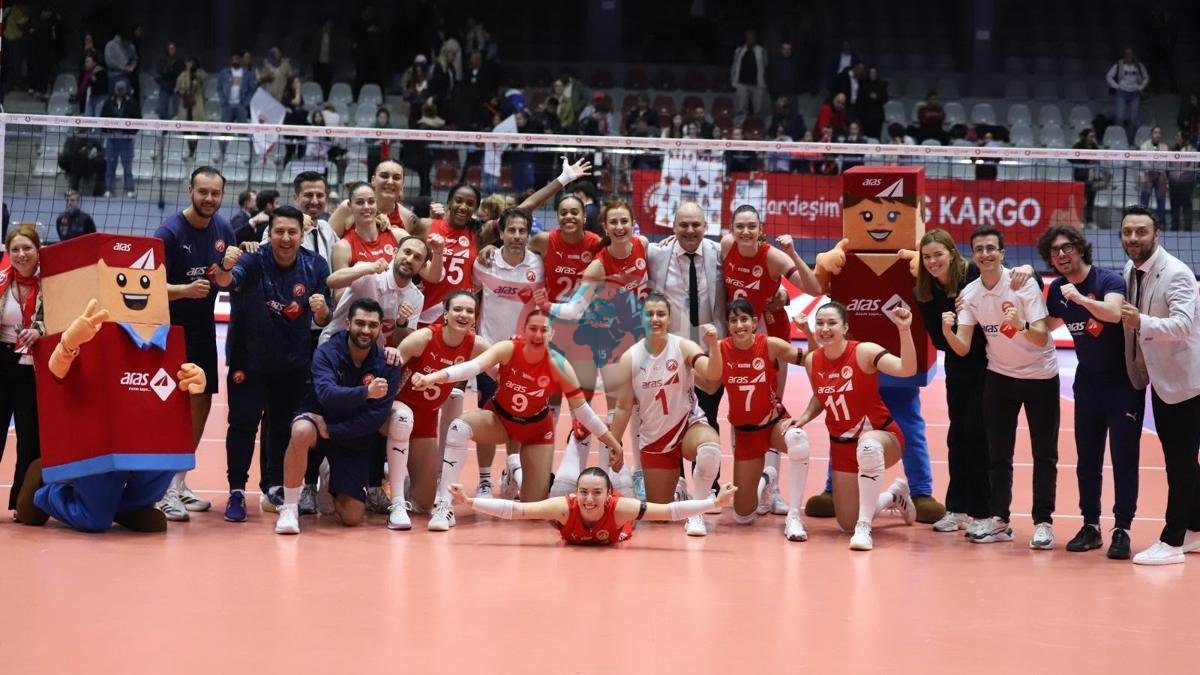 Aras Kargo Kadın Voleybol Takımı Play-Off'ta Zafer Kazandı
