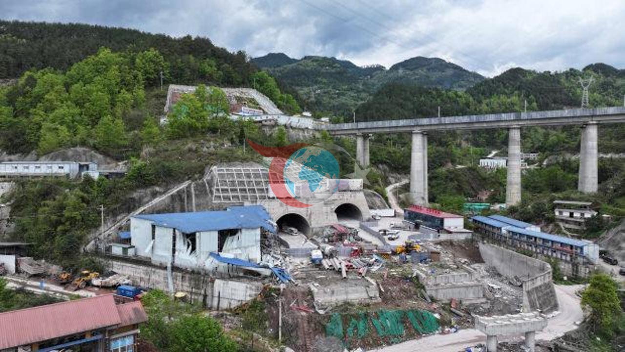 Çin'de Tünel İnşaatında Patlama: 4 Kişi Hayatını Kaybetti, 9 Yaralı Var