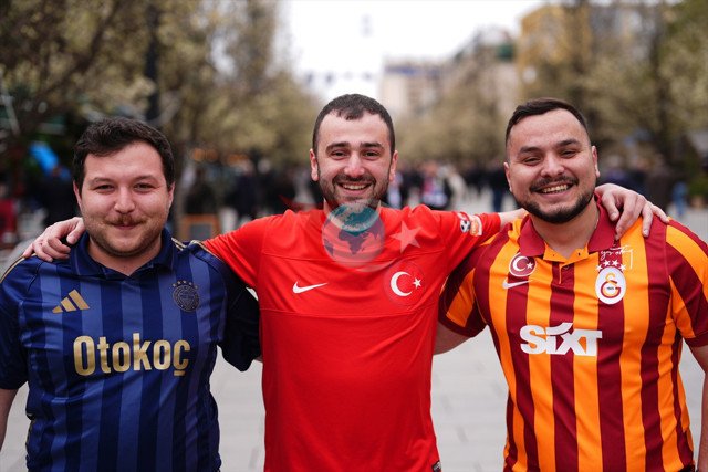 Kosova-Türkiye maçının oynanacağı Priştine'de heyecan arttı - Resim: 0