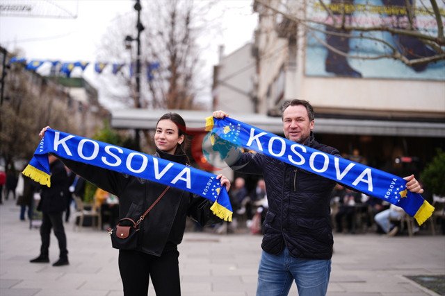 Kosova-Türkiye maçının oynanacağı Priştine'de heyecan arttı - Resim: 2