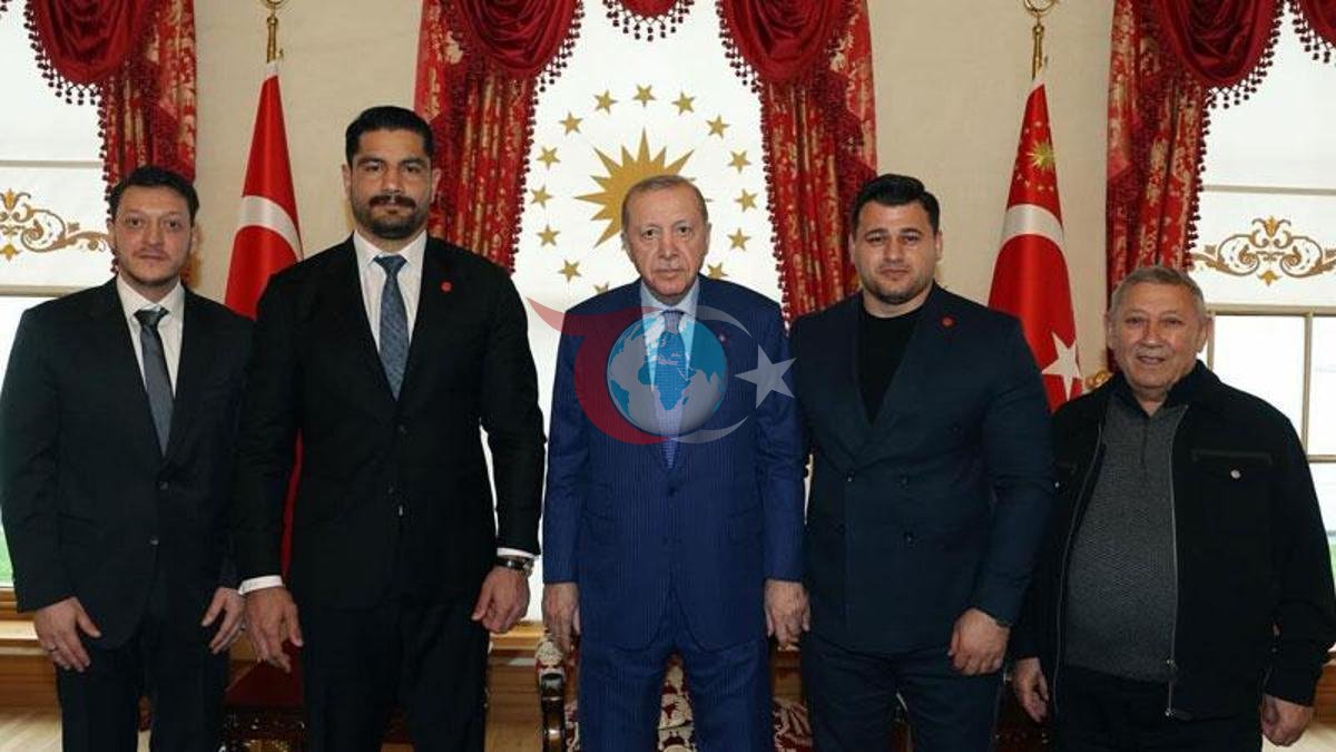 Cumhurbaşkanı Erdoğan, Taha Akgül ve Beraberindeki Heyeti Ağırladı