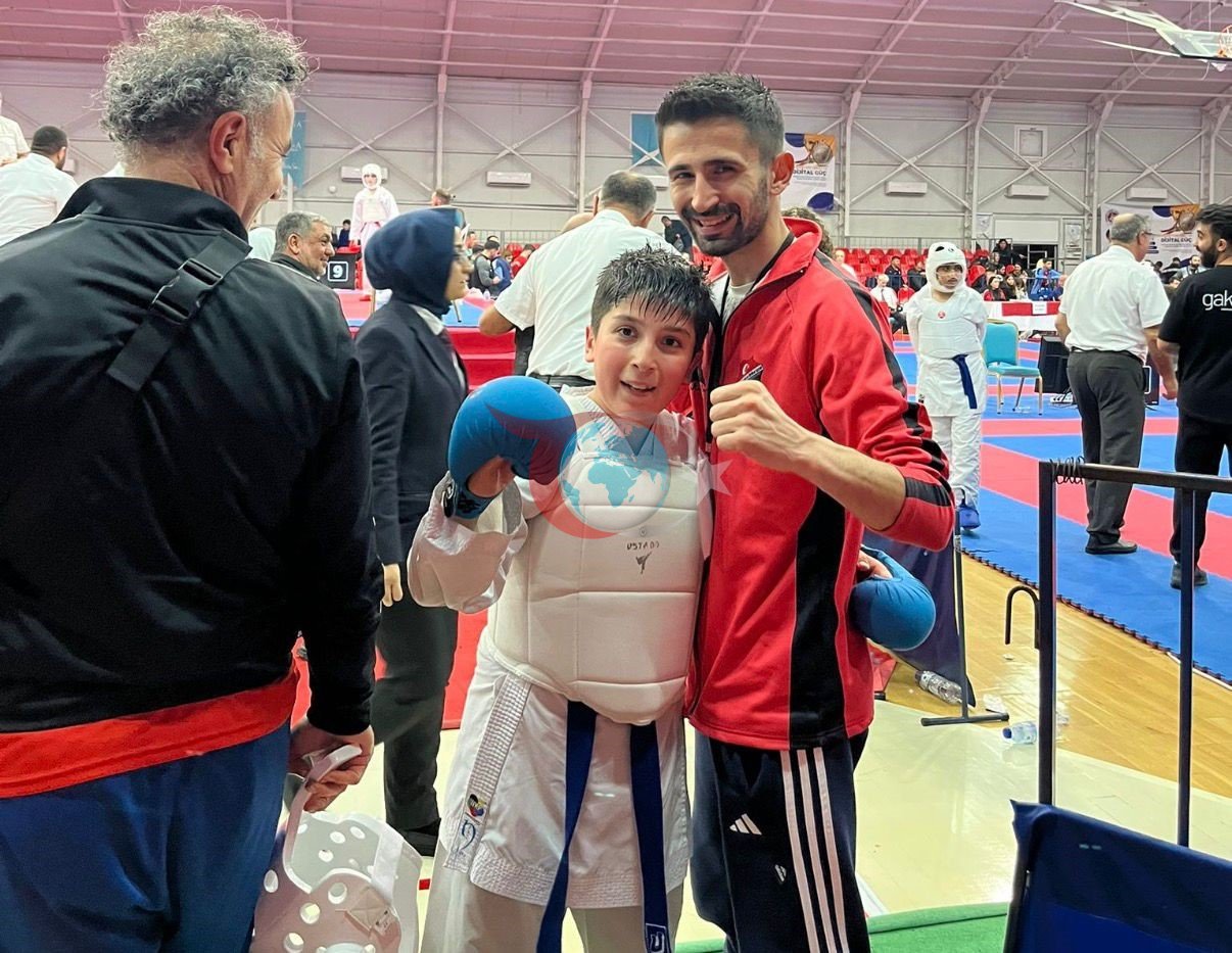 Afyonlu genç karateciler Türkiye arenasında parladı