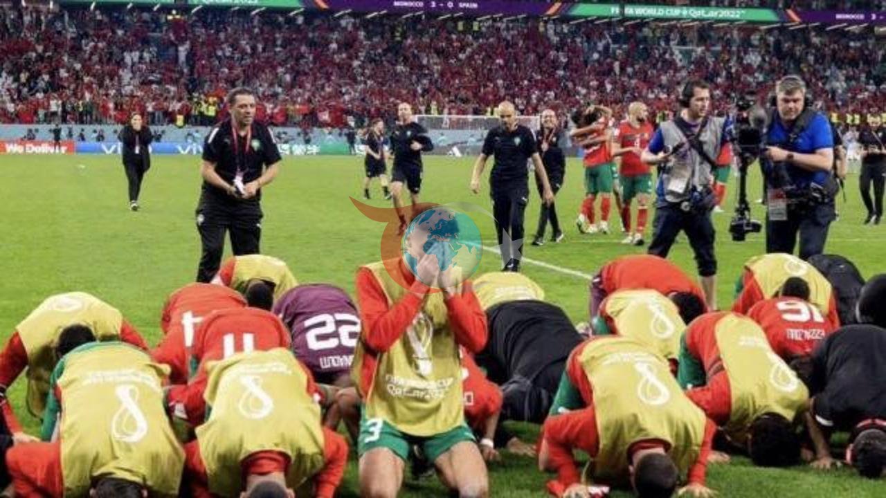 Müslüman Futbolcu Mazraoui'nin İlginç Hayali: İmam Olmak İstiyor