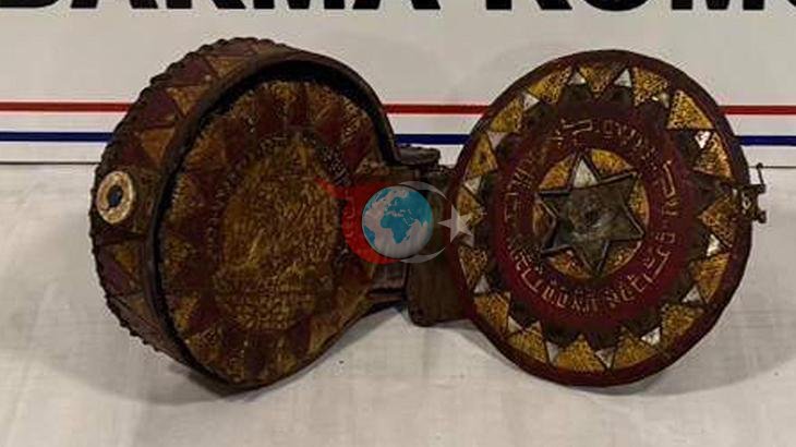 Erzurum'da Nadir Bulunan Altın İşlemeli Tevrat Ele Geçirildi