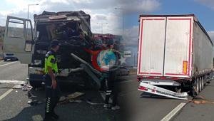 Kuzey Marmara Otoyolunda kamyonet TIRa çarptı