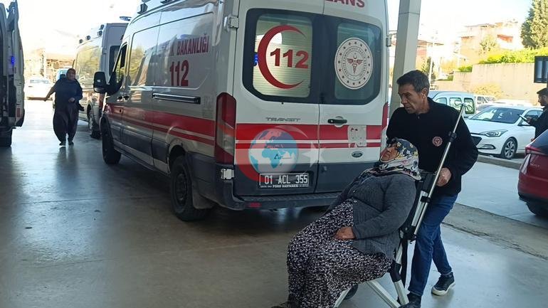 Adanada tarım işçilerini taşıyan midibüs devrildi 17 kişi yaralandı