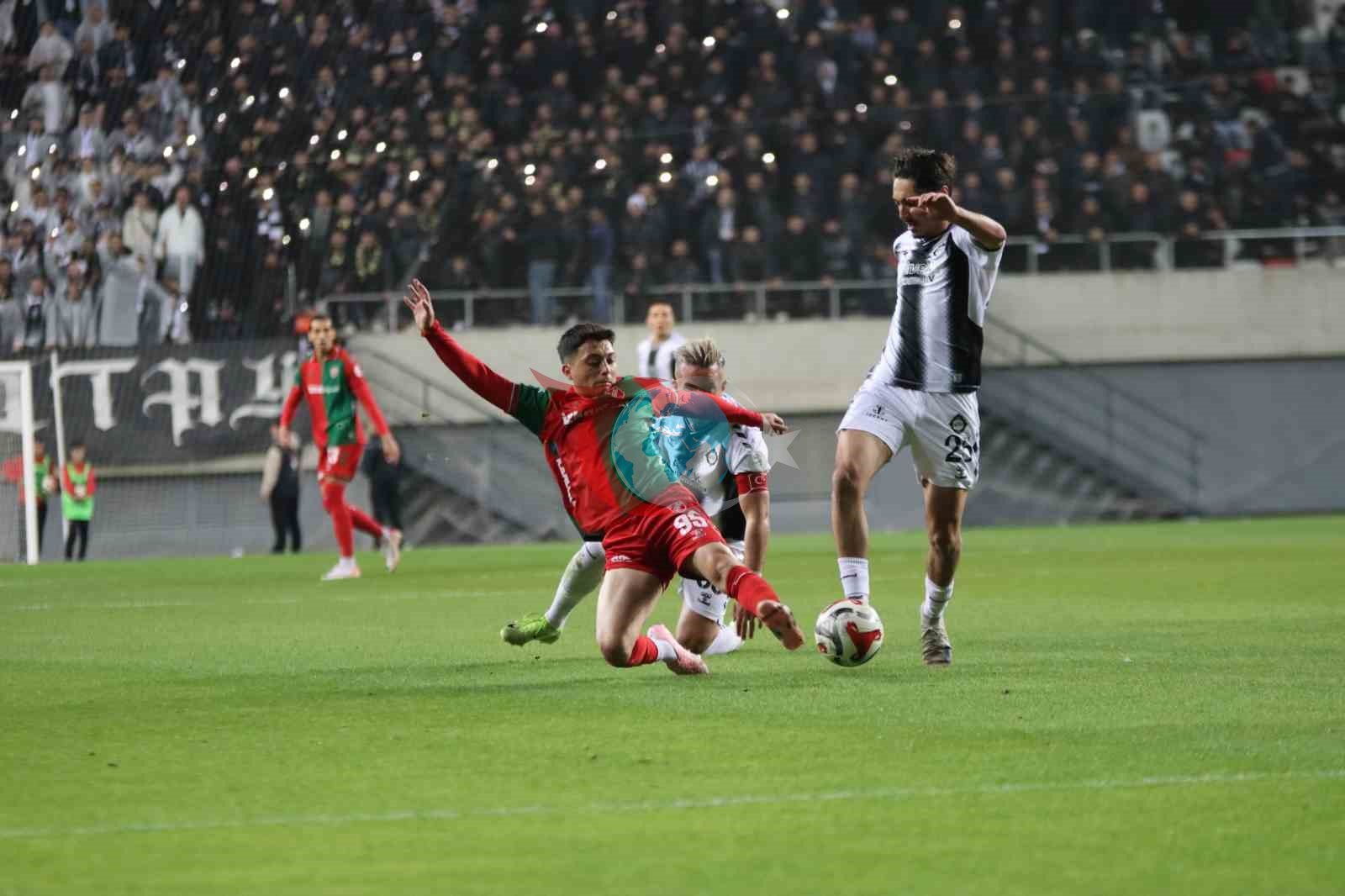Karşıyaka'nın Genç Yeteneklerinden Berat Şahin, Performansıyla Göz Dolduruyor