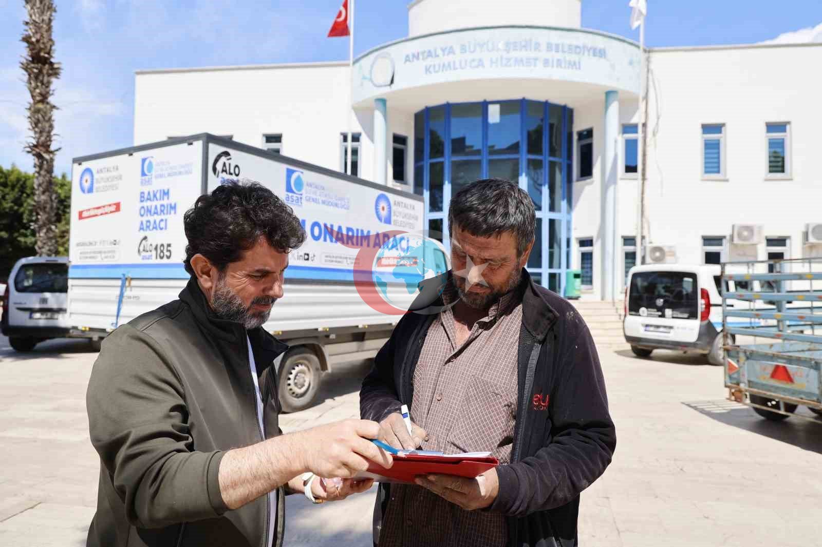 Hortum ve yağıştan zarar gören Kumlucalı çiftçilere sera naylonu desteği