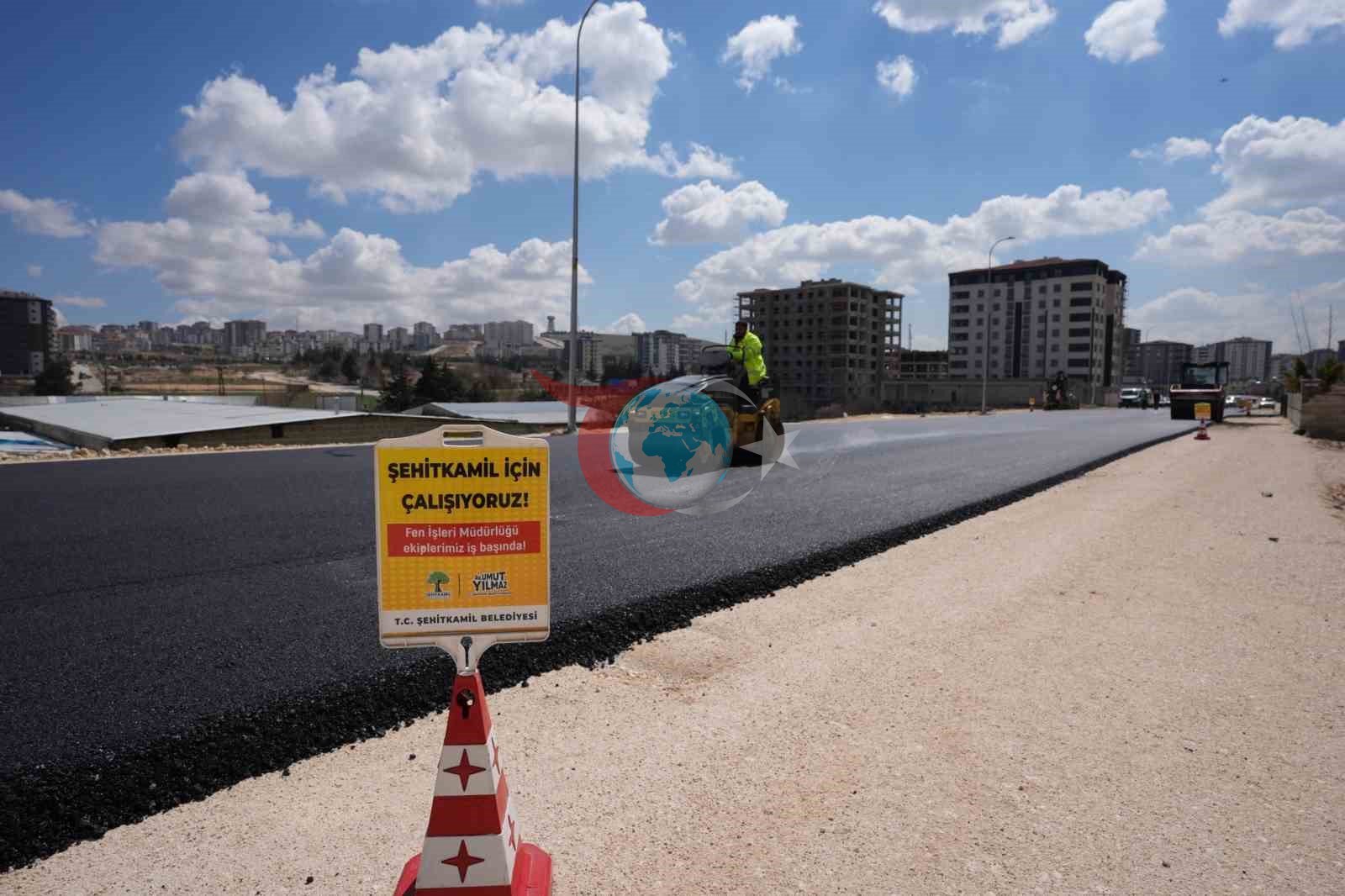 Yılmaz, asfalt çalışmalarını yerinde inceledi