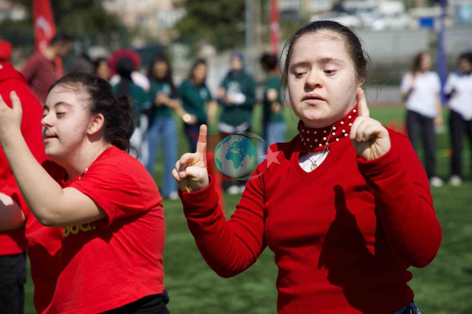 Otizm Farkındalık Günü&rsquo;nde özel öğrenciler futbol sahasında buluştu