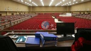 İmamoğlu çıkar amaçlı suç örgütü davasının duruşmasında görüntü çeken kişi hakkında gözaltı kararı